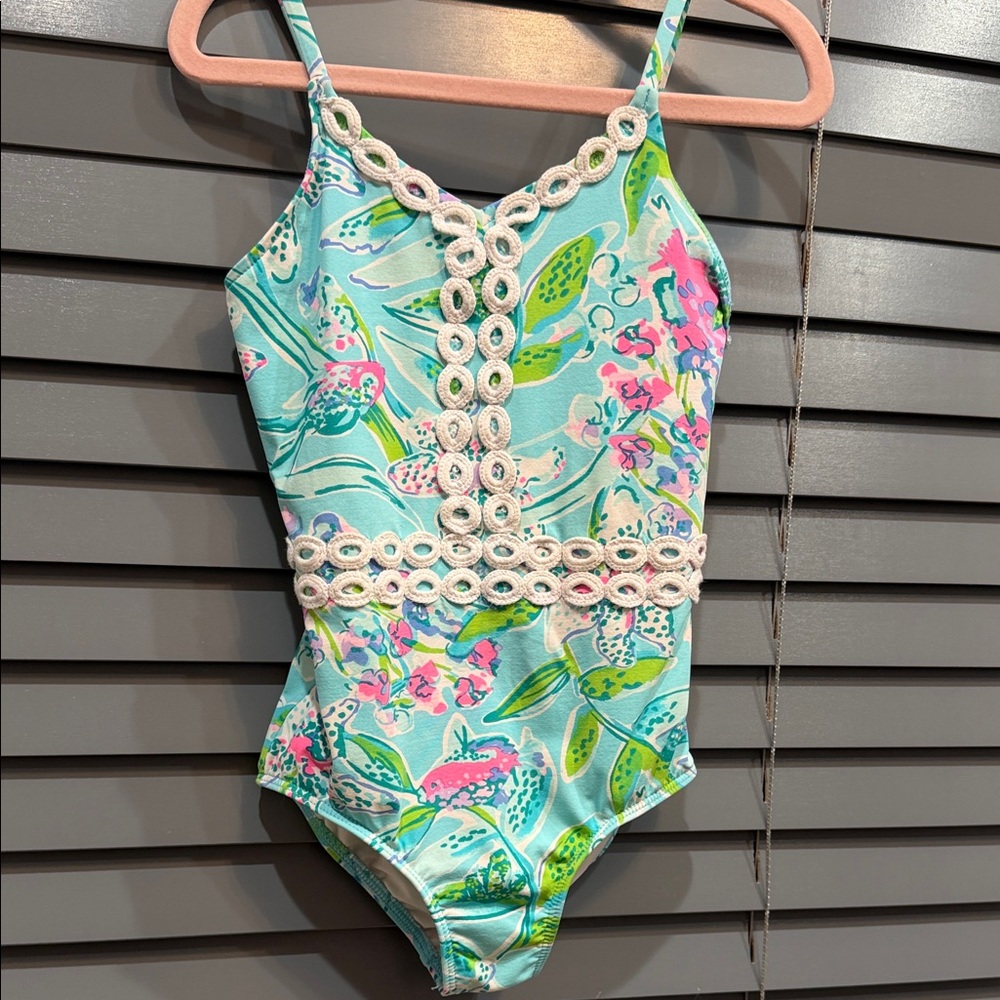 Girls 4 Lilly Pulitzer sway this way swim